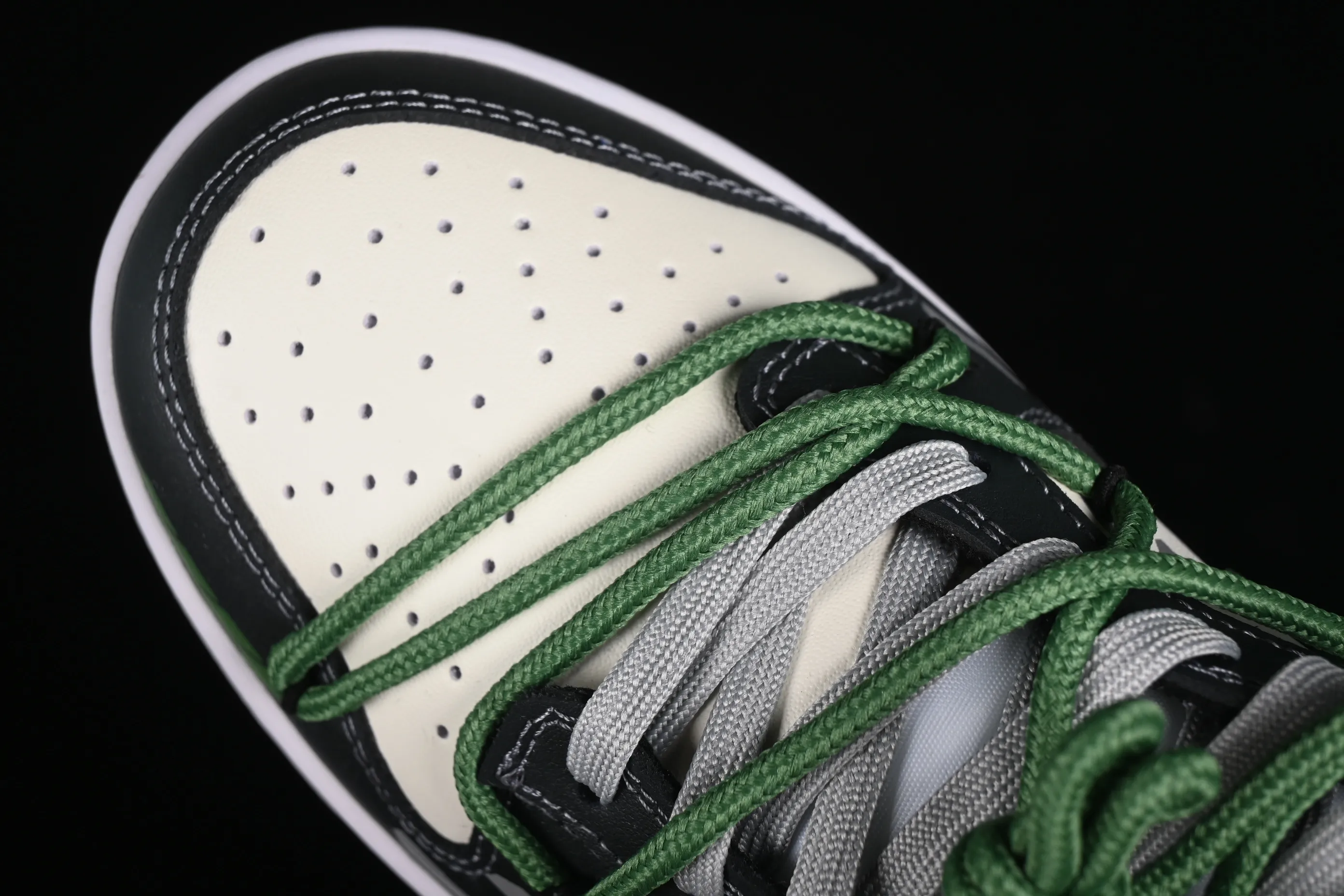 All Categories Nk SB Dunk Series Nk SB Dunk Low Low-top sneakers Nk Dunk Low FZBB Functional theme machine Gray beige green SB strap low-top casual sneakers DD1391-100